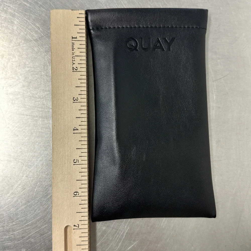 Quay Australia Sunglass Case Squeeze Pouch Cleaning Cloth Black Leather - Picture 6 of 9